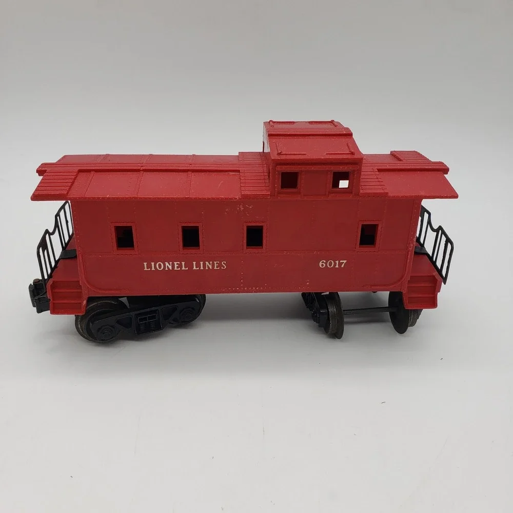 Vintage Lionel Lines #6017 Caboose Postwar Railroad Model Trains Great Condition